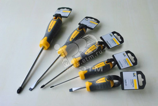 Отвертка крестовая Master Ph3х150мм IEK