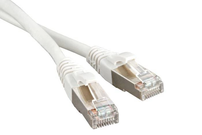 Патч-корд F/UTP, экранированный, Cat.5e, LSZH, 0.5 м, белый Hyperline