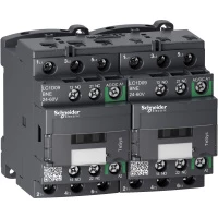 КОНТАКТОР РЕВЕРСИВНЫЙ D 3P AC3 440В 9A, КАТУШКА УПРАВЛЕНИЯ 24-60В AC/DC, ЗАЖИМ ПОД ВИНТ